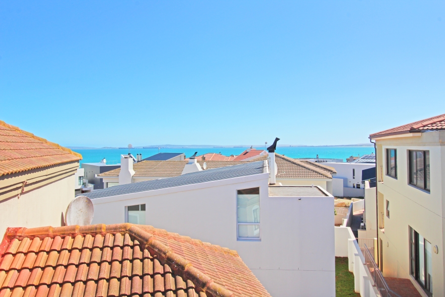 4 Bedroom Property for Sale in Calypso Beach Western Cape